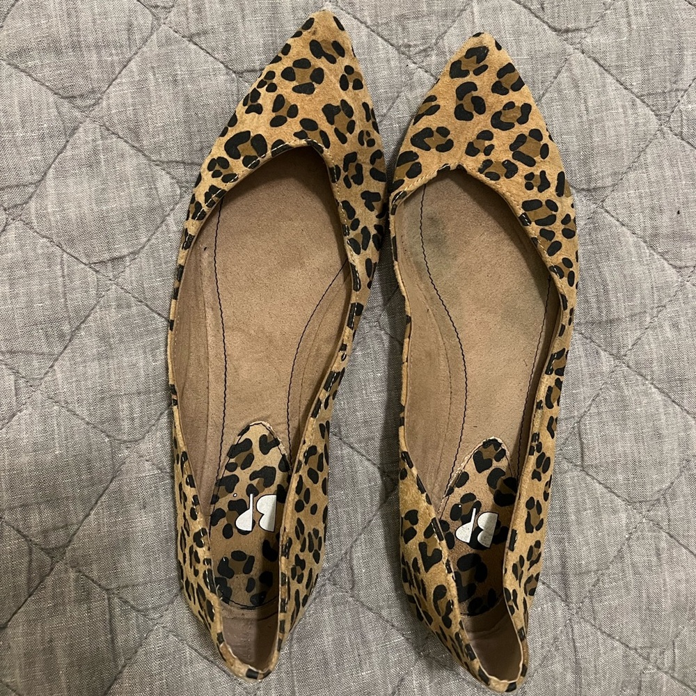 GUC leopard print slip on shoes size 6 BP brand